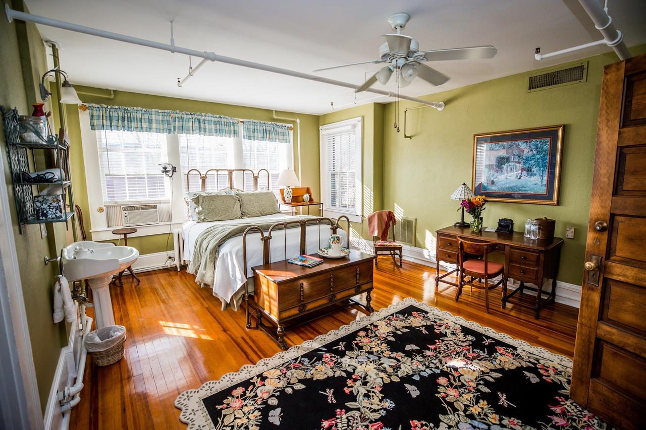 The Henderson Bed and Breakfast Hendersonville Εξωτερικό φωτογραφία